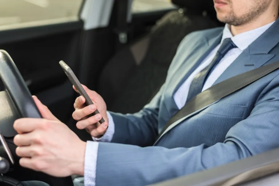 Driver receiving dispatched route on mobile app